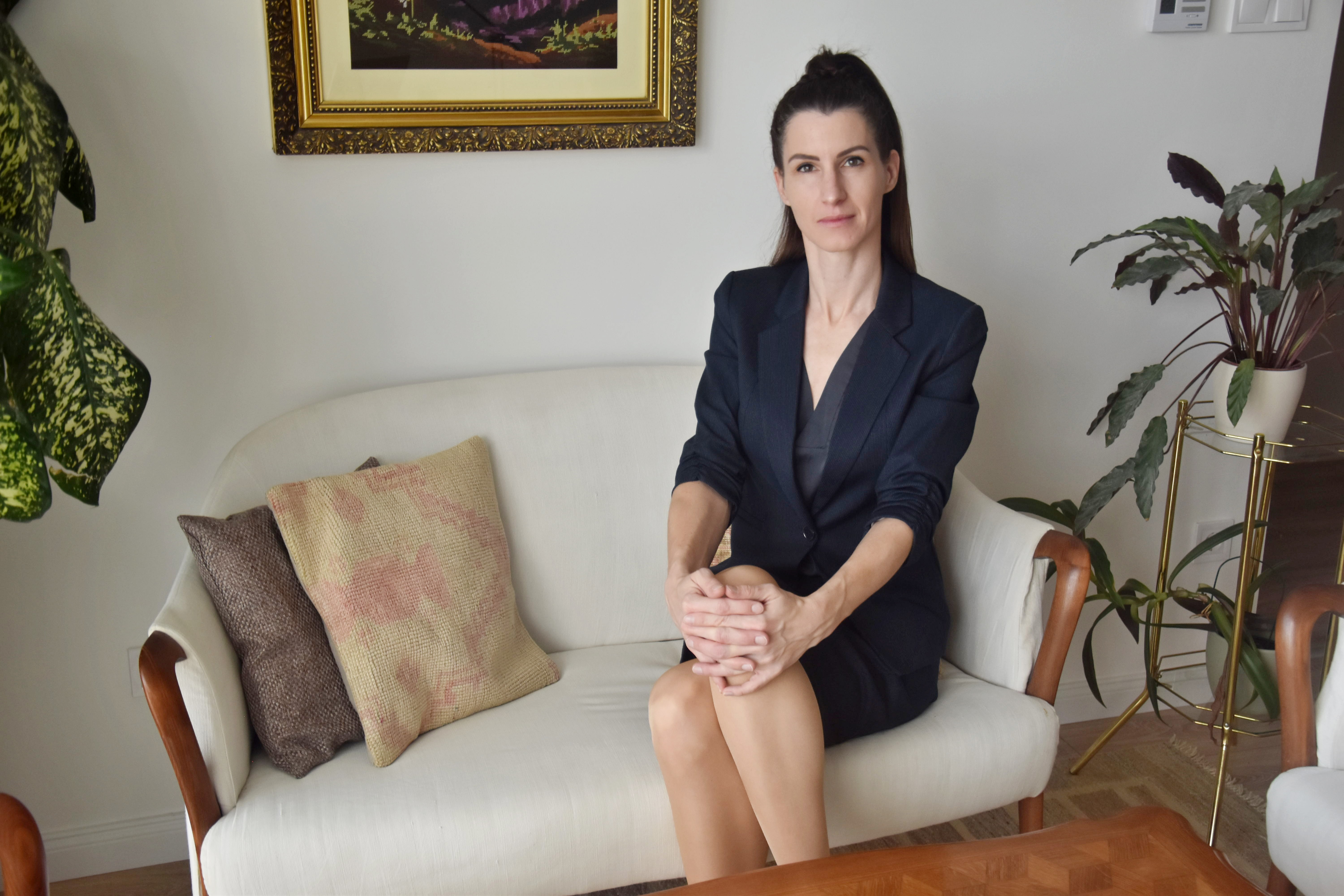 dr. Tóth Virág ügyvéd portréja